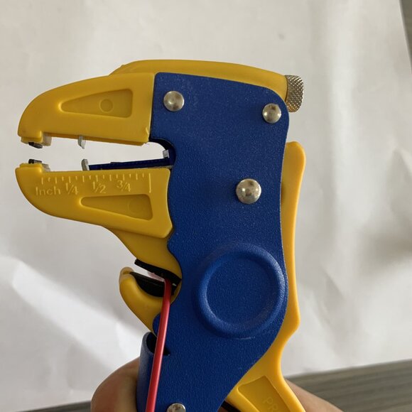 Automatic Wire Stripper and Cutter, Professional 2 in 1 Adjustable stripper1pack - Picture 2 of 13